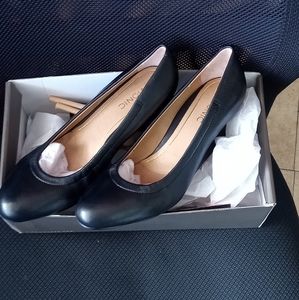 Vionic Black Leather Wedges 8